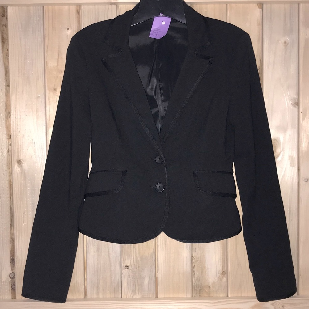 EUC Express Design Studio Black 2 Button Blazer